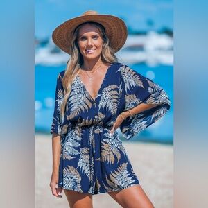 Cupshe Navy Tropical Flared Sleeve Pocket Romper. Size L. NWT.